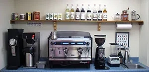 توليد و تجهيز آشپزخانه صنعتي و کافي شاپ و فروش قهوه 