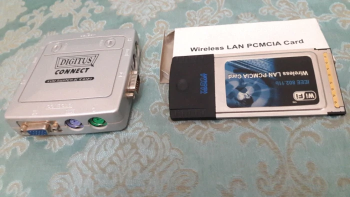 سوئیچ-کنترل-دو-کامپیوتر-kvm-و-کارت-lan-wireless