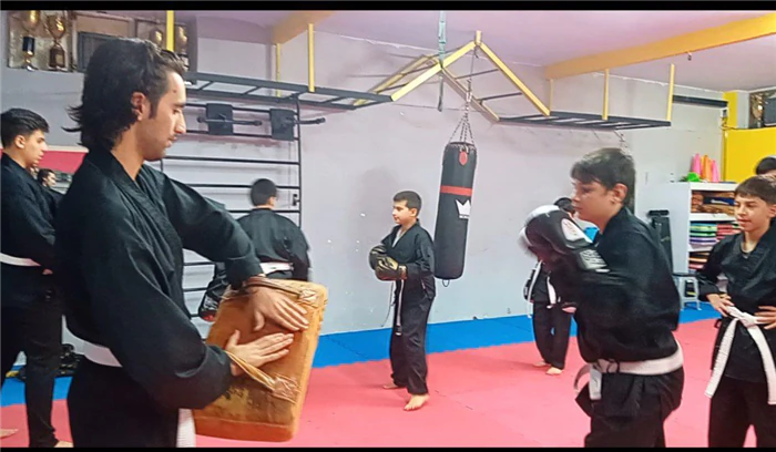 دفاع-شخصی-وکیگ‌-بوکسینگ-نانچیکو-باشگاه-بهاران