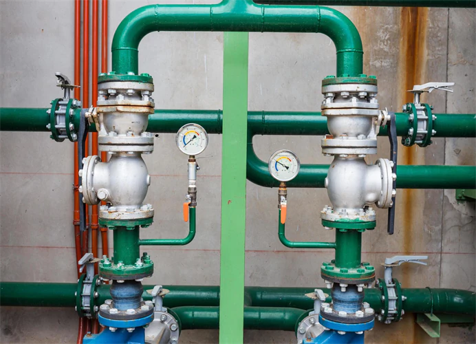 پیمانکار-لوله‌کشی-صنعتی-پتروشیمی--ساویس-هوم