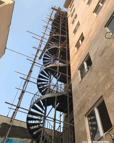 مهندسی-ساخت-و-نصب-انواع-پله‌-فولادی-و-نرده‌