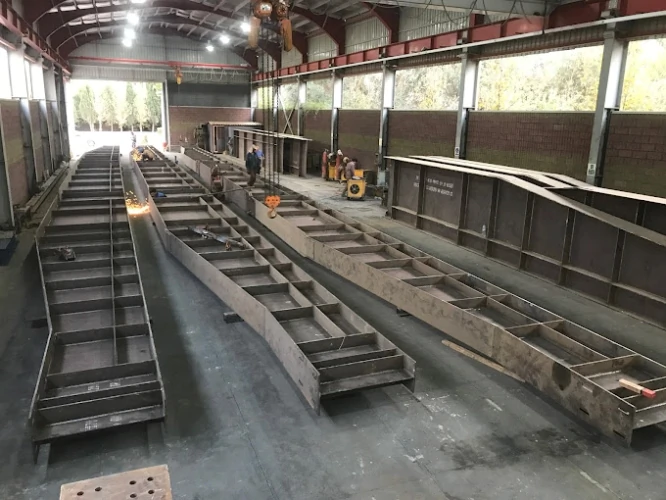 اسکلت-فلزی-سوله-و-سیلو-مخازن-سوخت-استراکچر