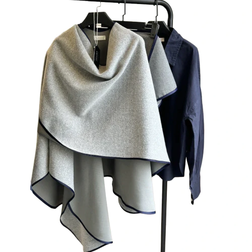 جدیدترین-مدل‌های-پانچو-زنانه-برای-پاییز