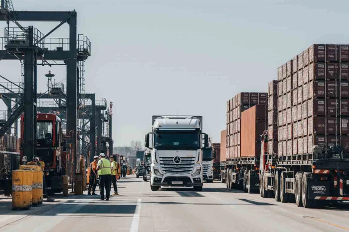 خدمات-حمل-بار-حرفه‌ای-با-تهران-بارکالا