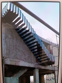 ساخت پله های فلزی خم و گرد فولادفرم شیراز 